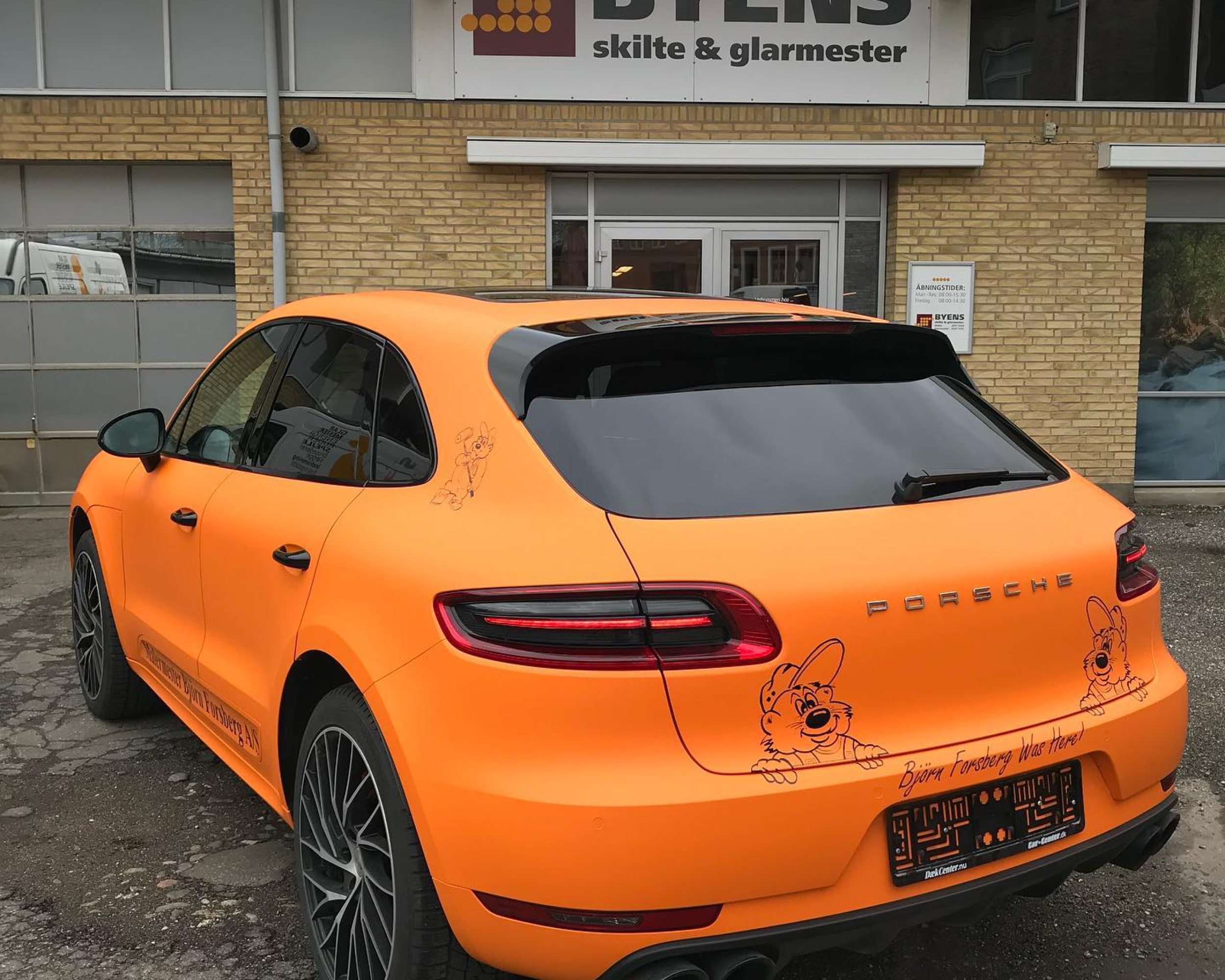 Bilindpakning - Orange Porsche