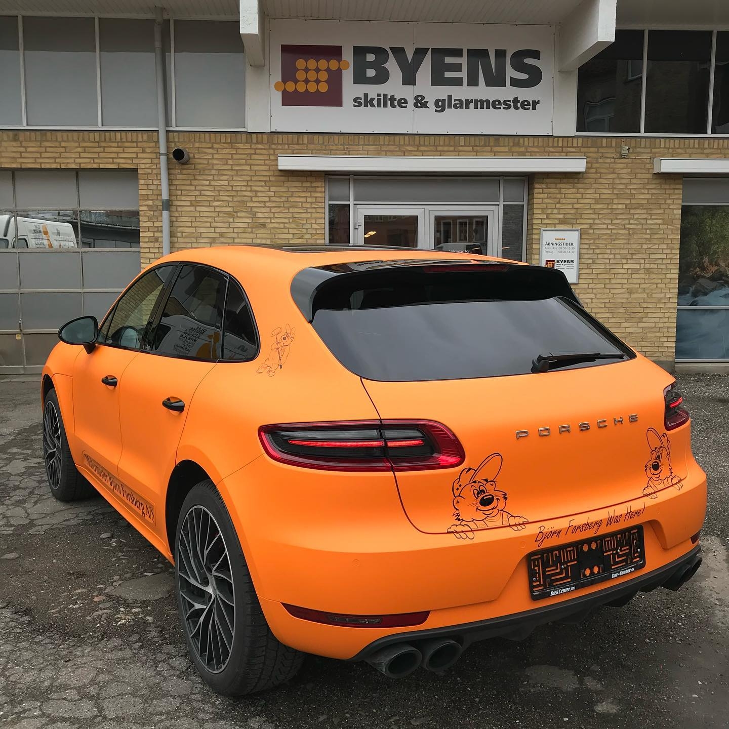 Bilindpakning - Orange Porsche 